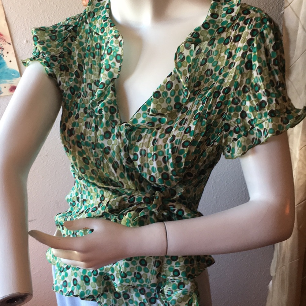 💍 East 5th Petite L Ruffled Polka Dot Wrap Shirt